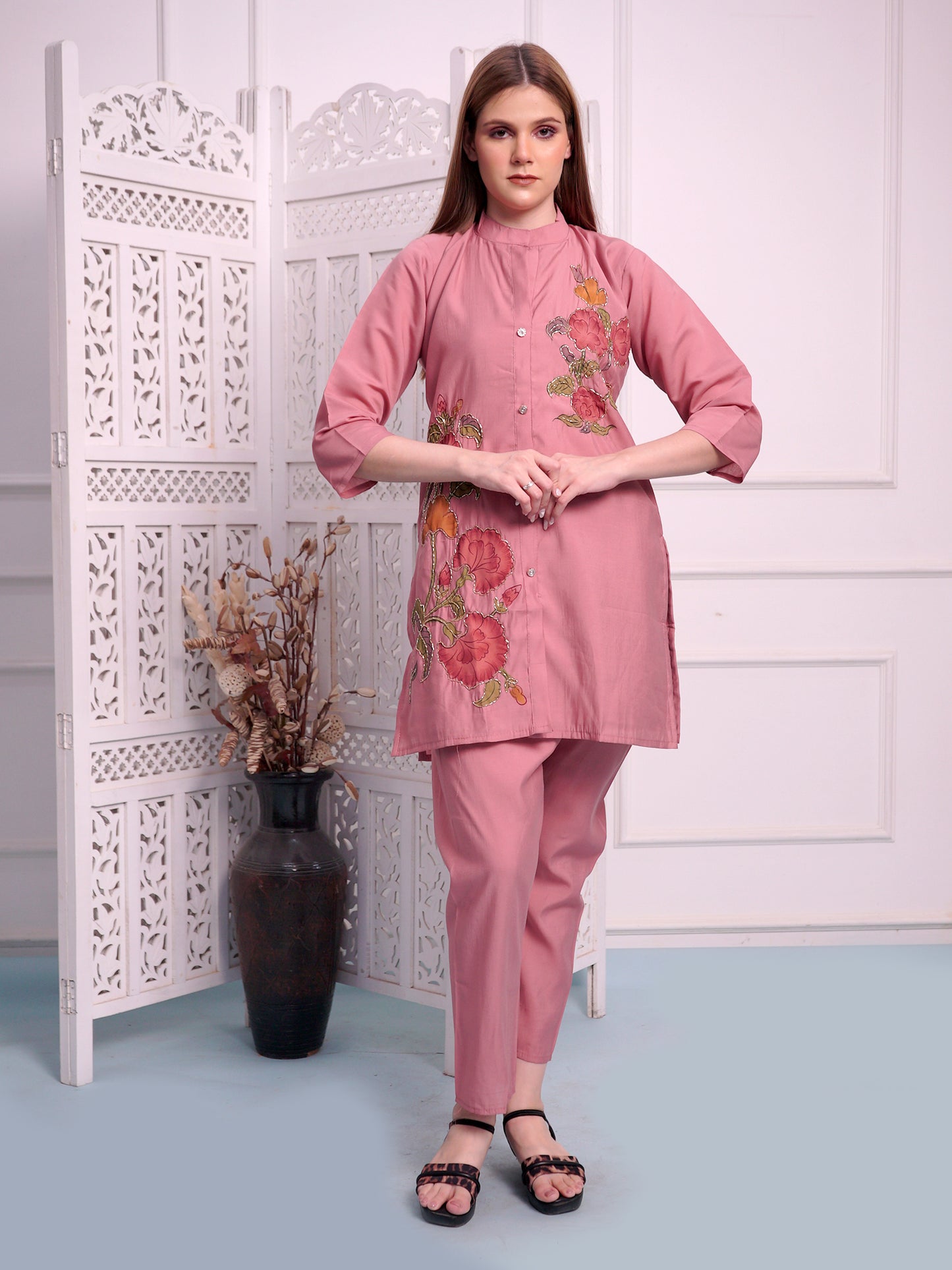 Cord Set with piping embroidery