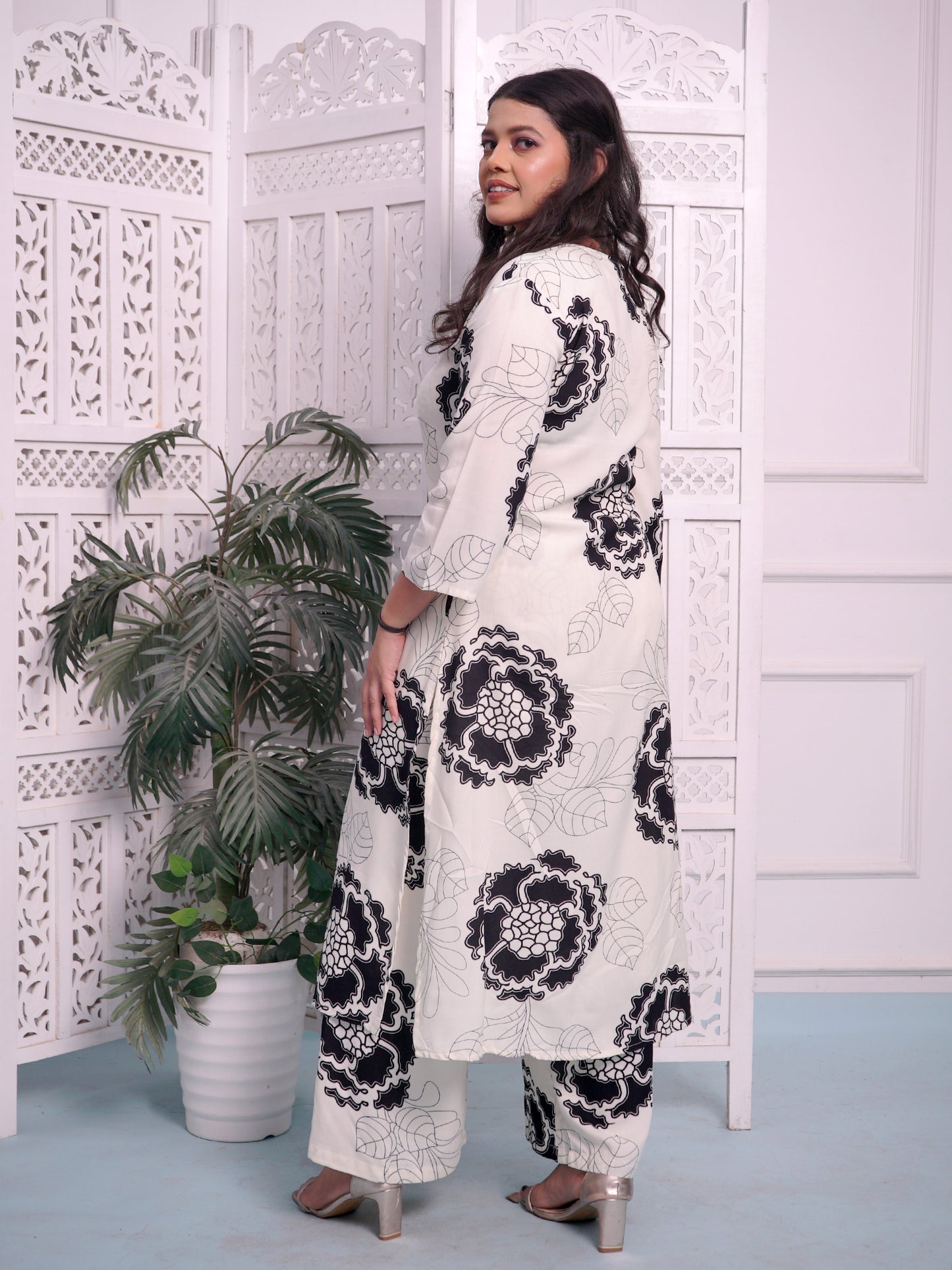 Off White And Black Print Long Cord set